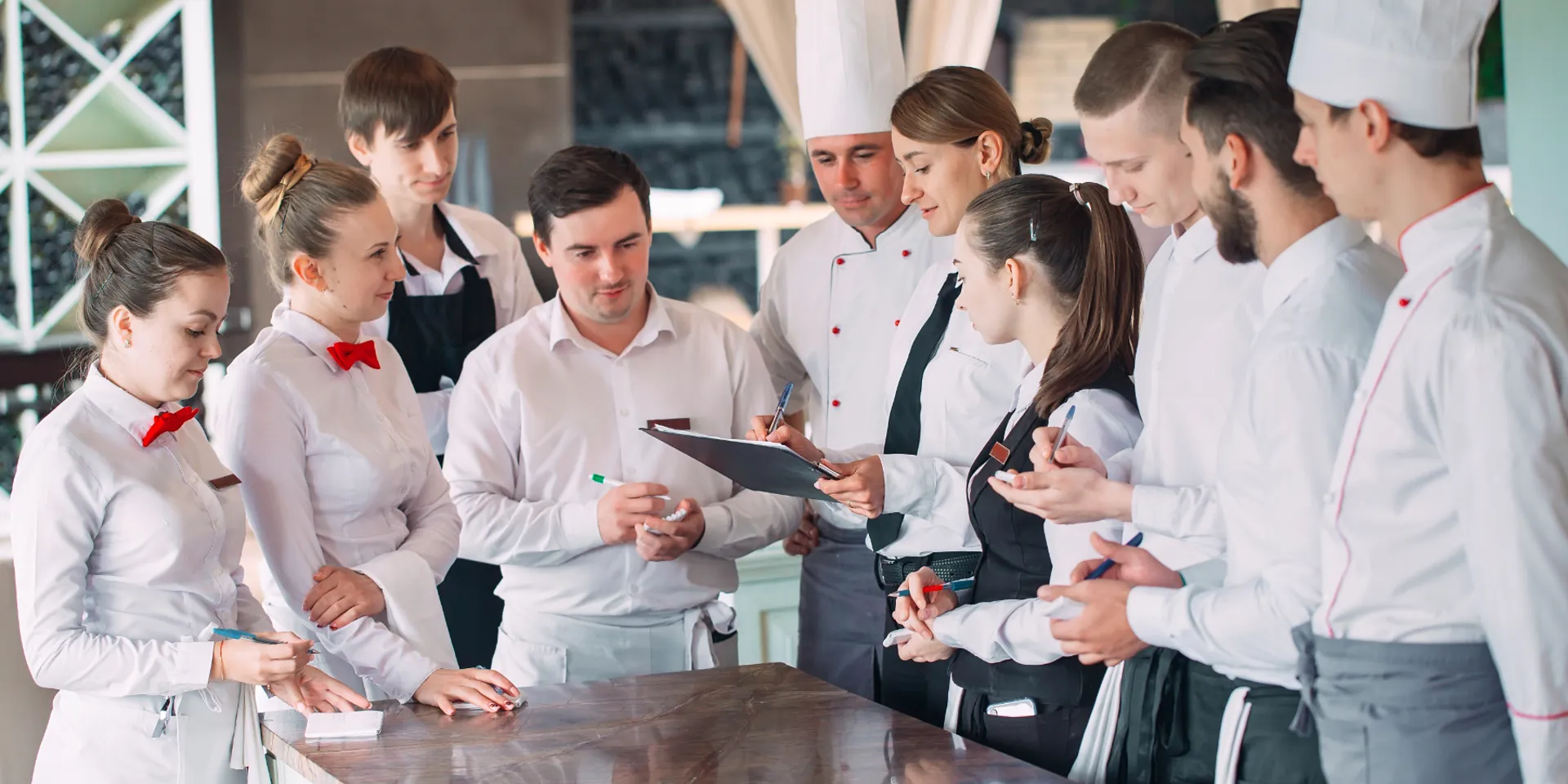 Restaurant Staff 1800X900
